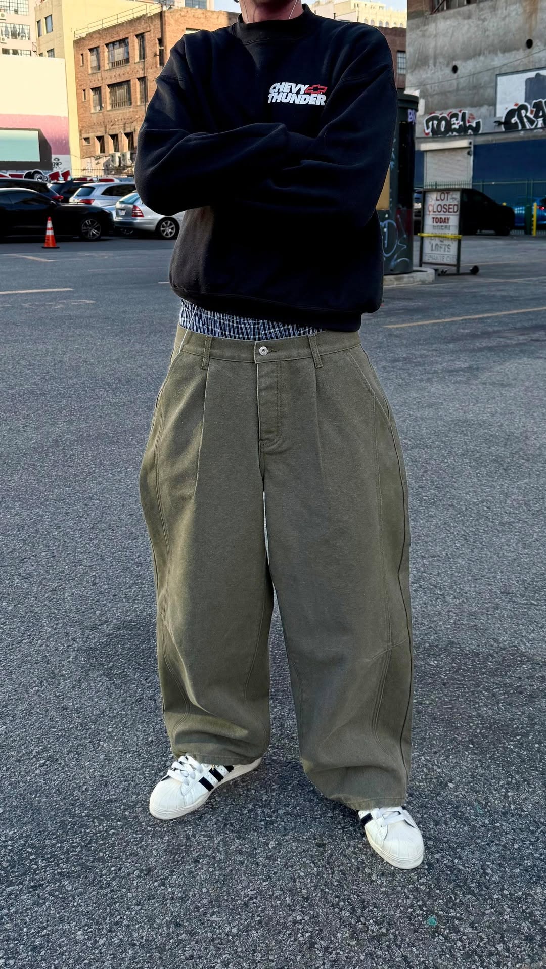 Wide-leg canvas pleated trousers