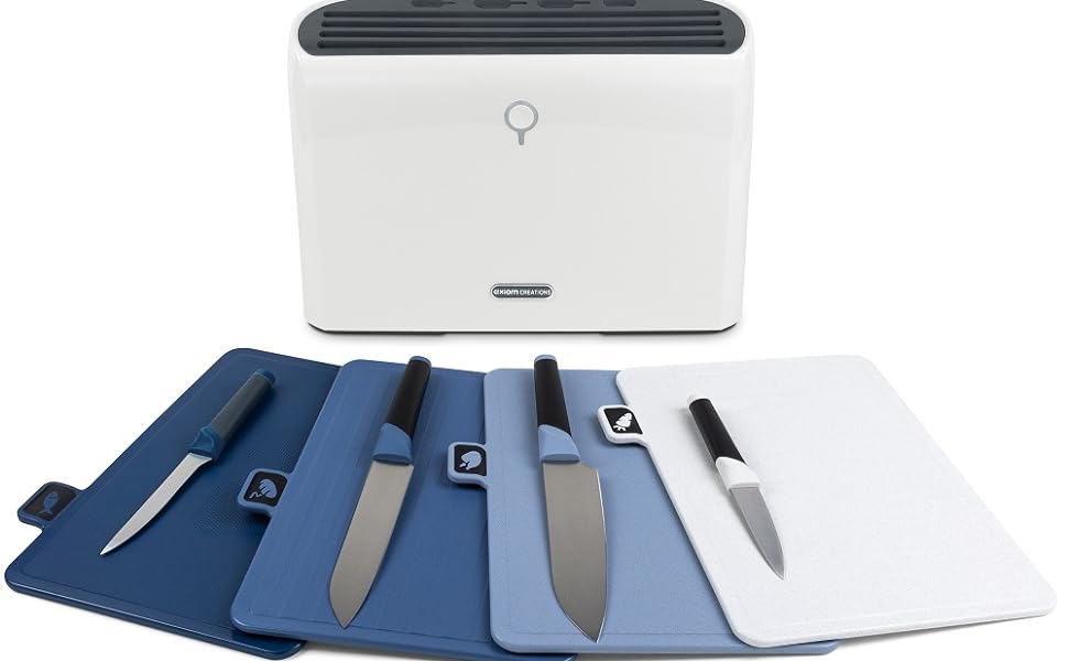 Image showing the holder and all 4 boards next to all 4 knives