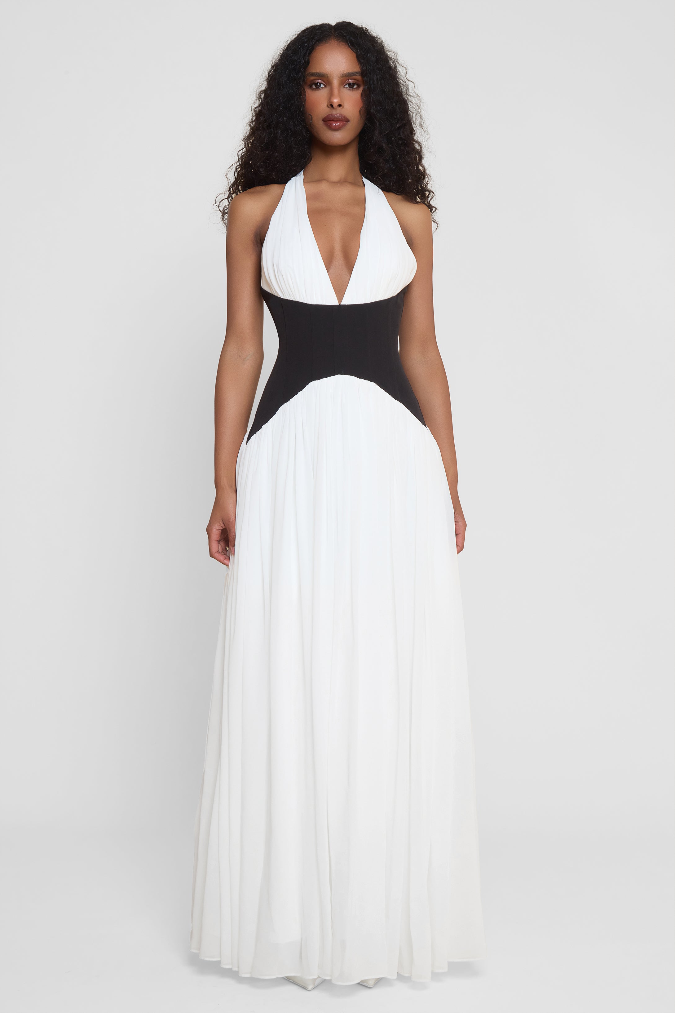 Contrast color deep V sexy sleeveless halter neck waist dress