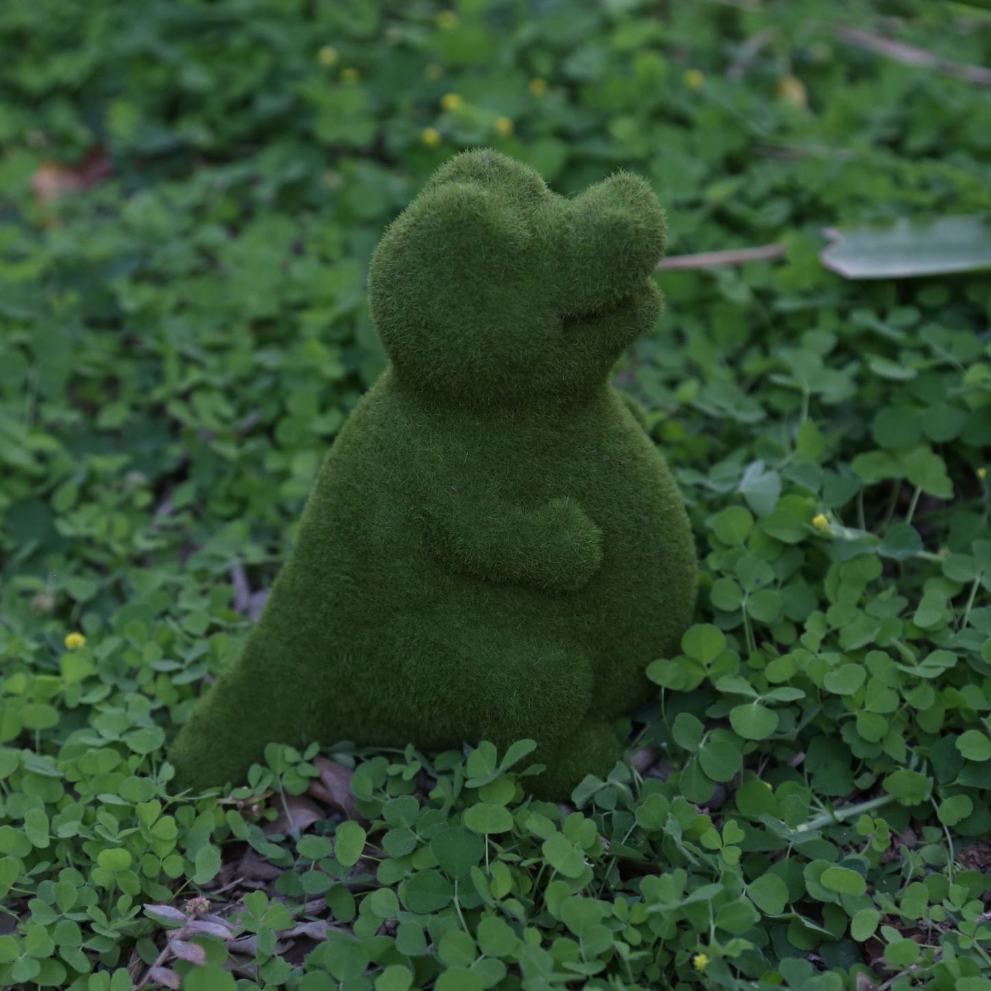 🐕Decorative Peeing Dog Topiary