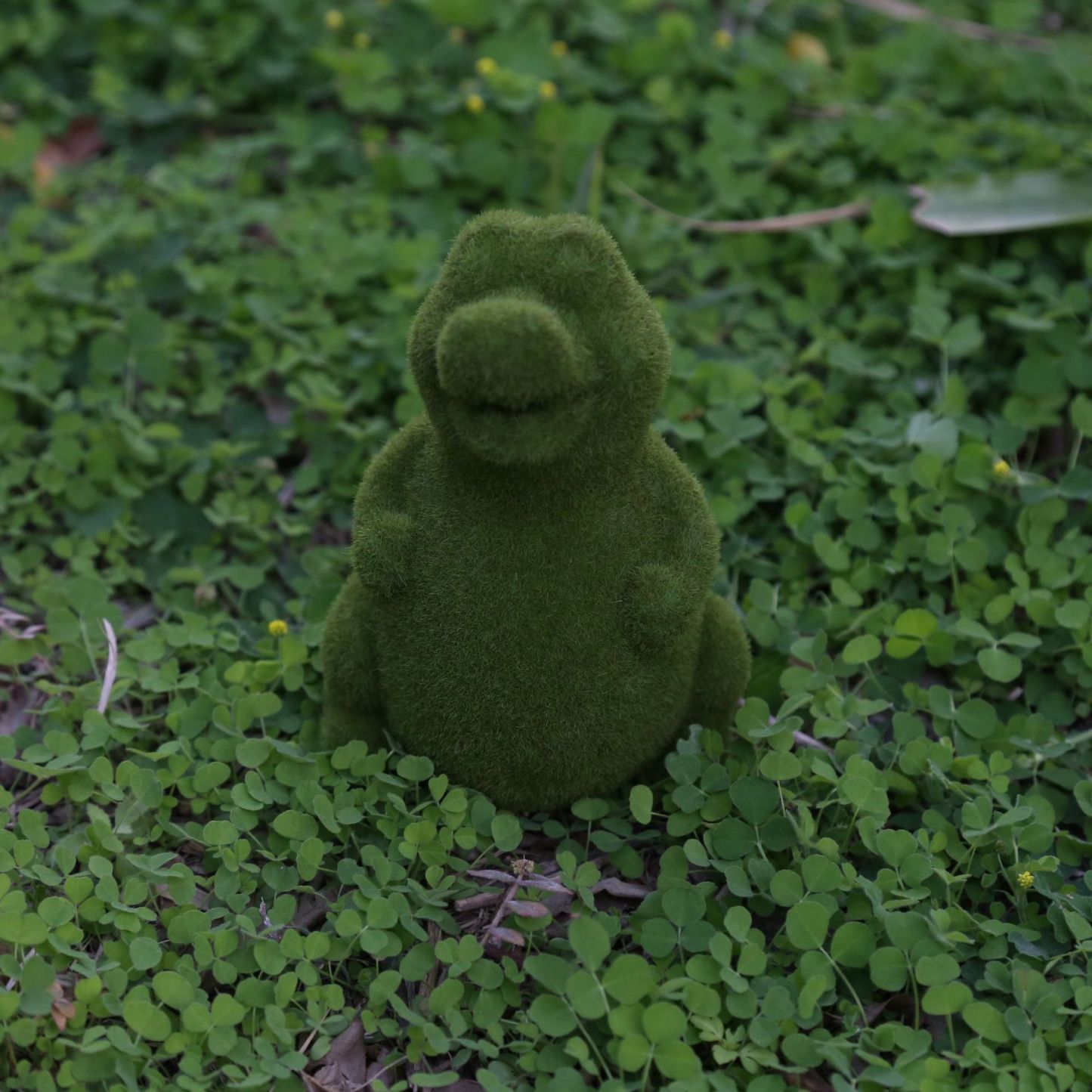 🐕Decorative Peeing Dog Topiary