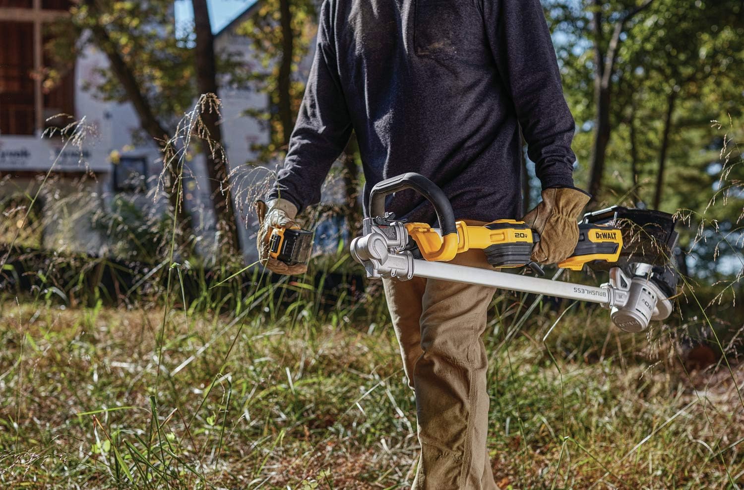 DEWALT 20V MAX* String Trimmer Kit, 5-Ah (DCST922P1)