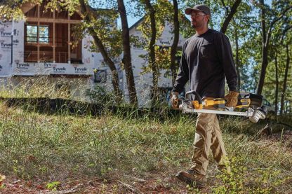 DEWALT 20V MAX* String Trimmer Kit, 5-Ah (DCST922P1)