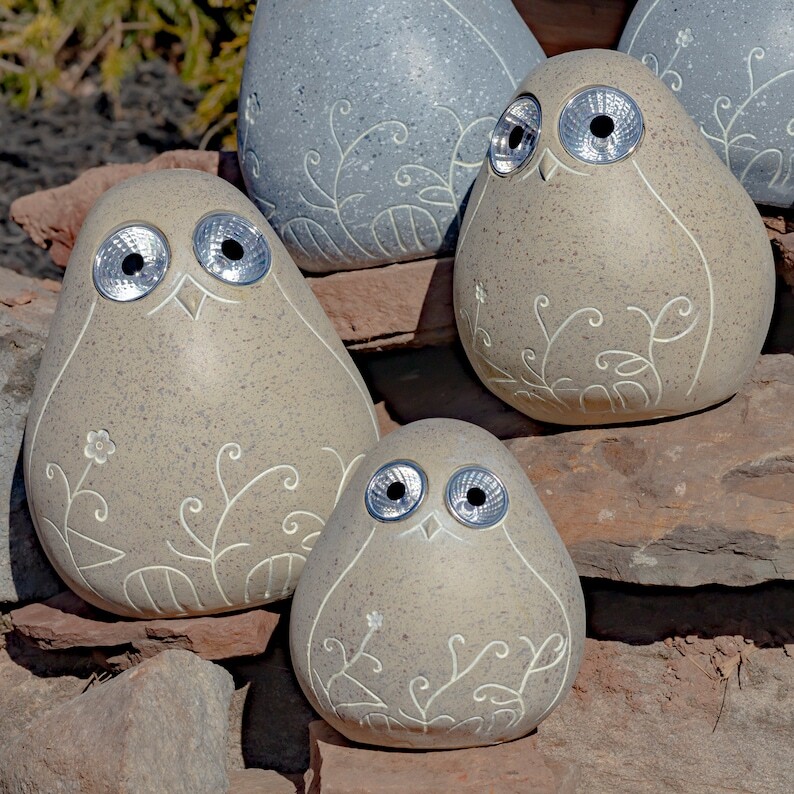 Set of 3 Solar Birds with Light up Eyes In Assorted Colors