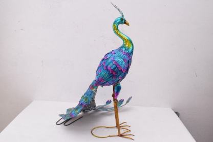 LARGE Iron Colorful Peacock  - Nice Detail and Beautiful Colours - Amazing Metal Statue for Garden