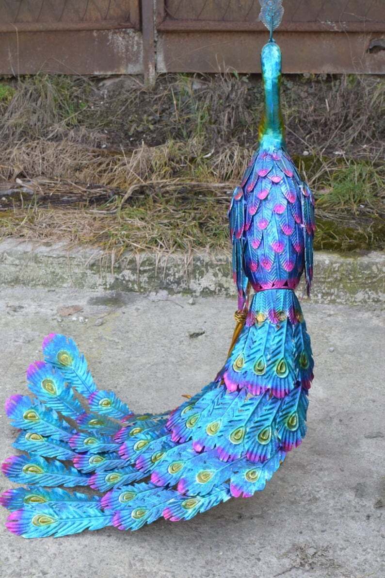 LARGE Iron Colorful Peacock  - Nice Detail and Beautiful Colours - Amazing Metal Statue for Garden