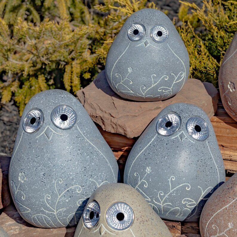 Set of 3 Solar Birds with Light up Eyes In Assorted Colors