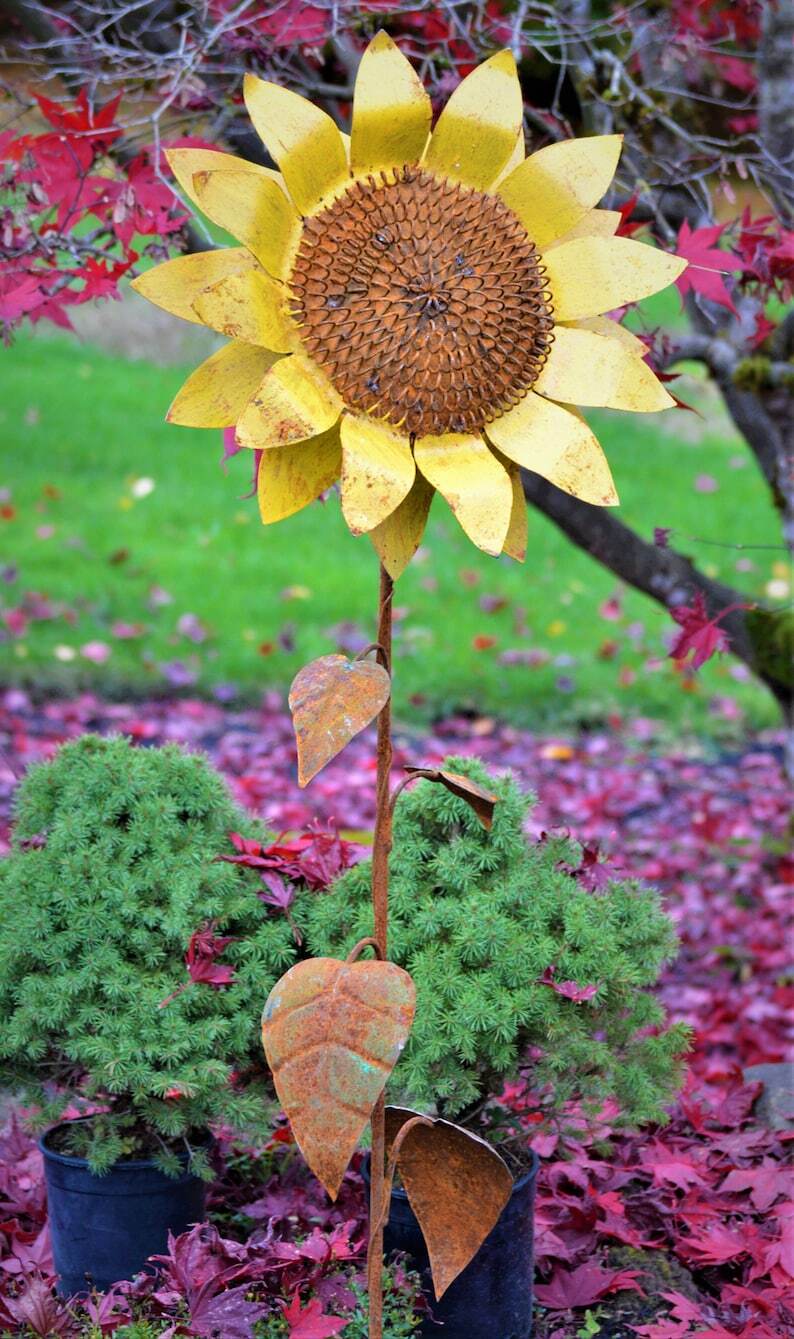 Sunflower Stake Small | Rusted Metal Yard Art | Garden Gifts | Metal Garden Art | Garden Bed Decor | Bird Art | Garden Decor | Garden Stake