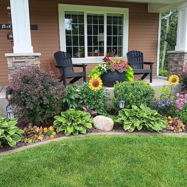 Sunflower Stake Small | Rusted Metal Yard Art | Garden Gifts | Metal Garden Art | Garden Bed Decor | Bird Art | Garden Decor | Garden Stake