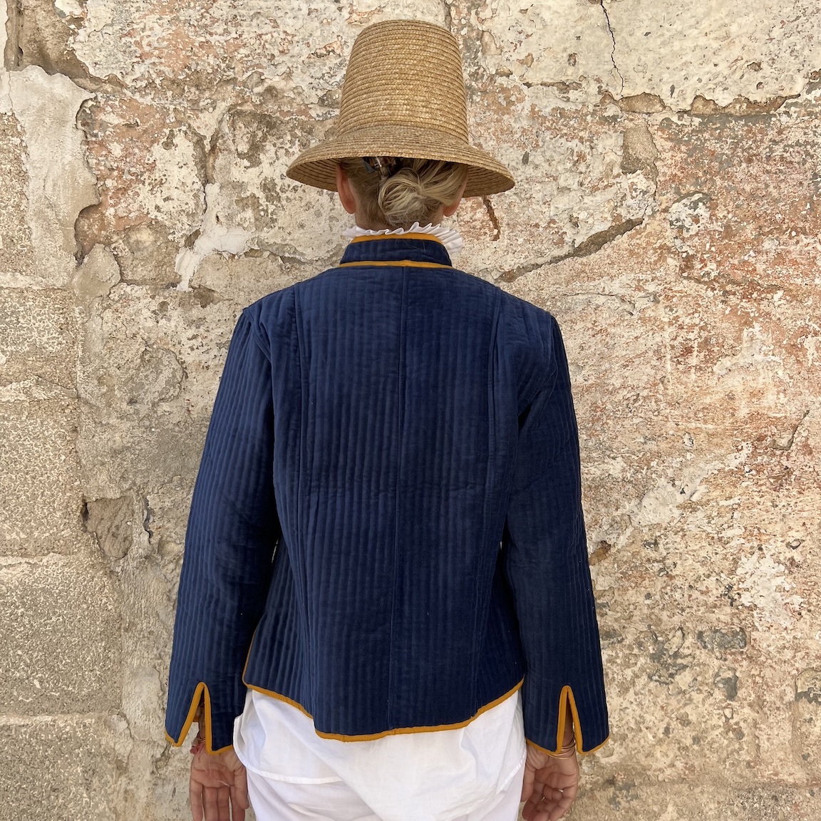 Vacation loose jacket 310