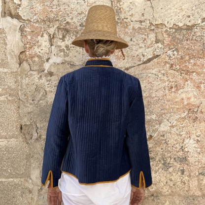 Vacation loose jacket 310