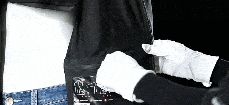 Battery port and built-in pocket for battery placement