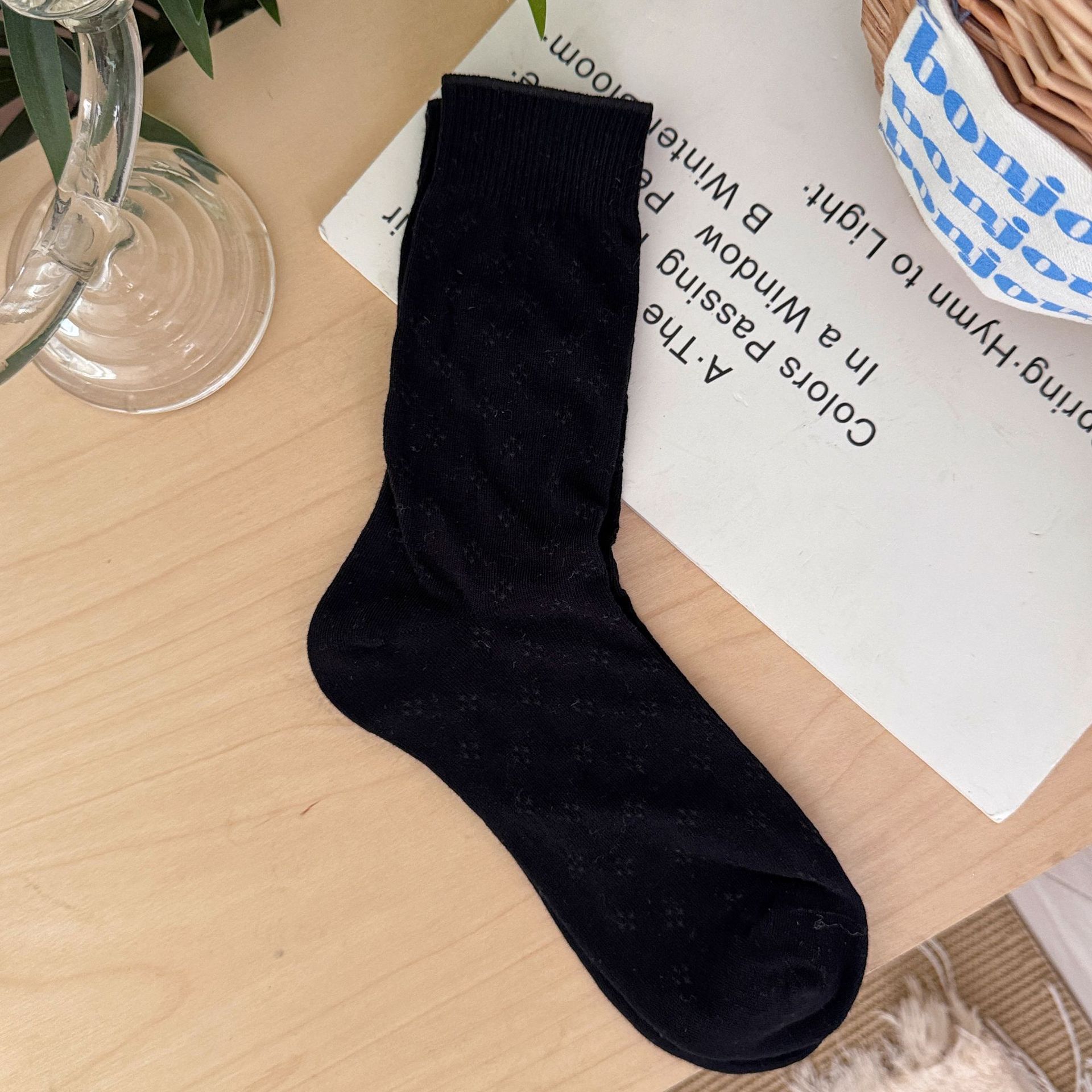 Blossom Twist Hair Clip: Effortless Floral Elegance for Every Look