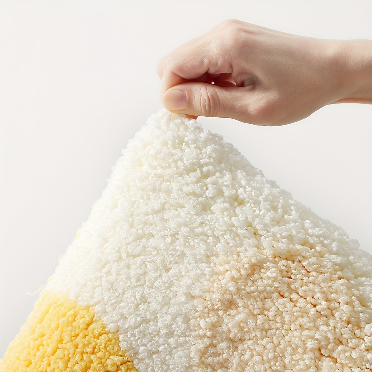 Daisy Blooms Flocked Rug