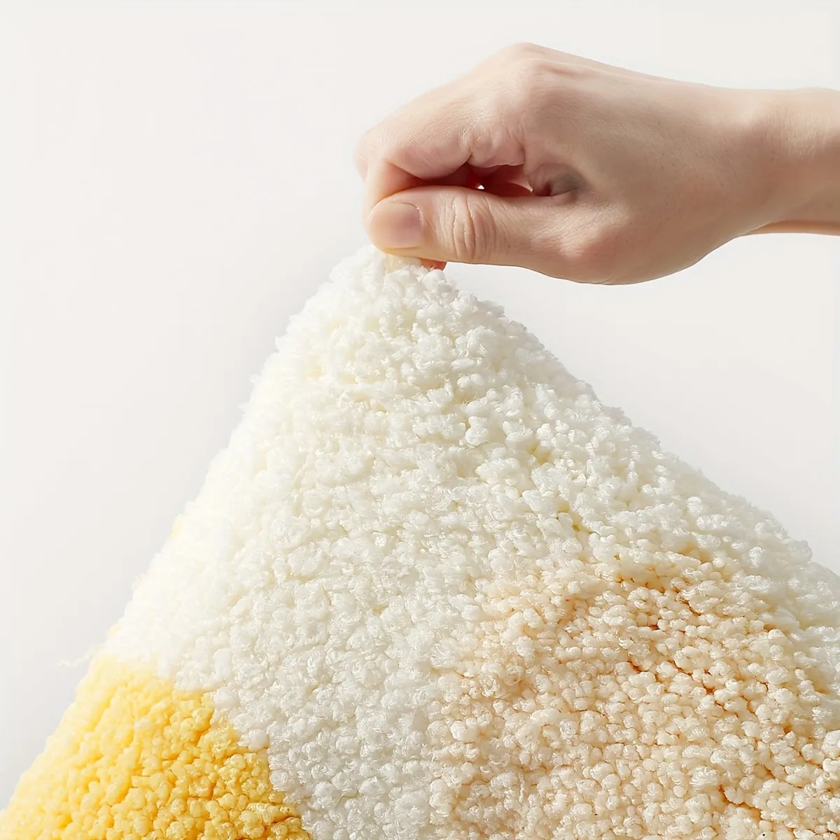 Daisy Blooms Flocked Rug