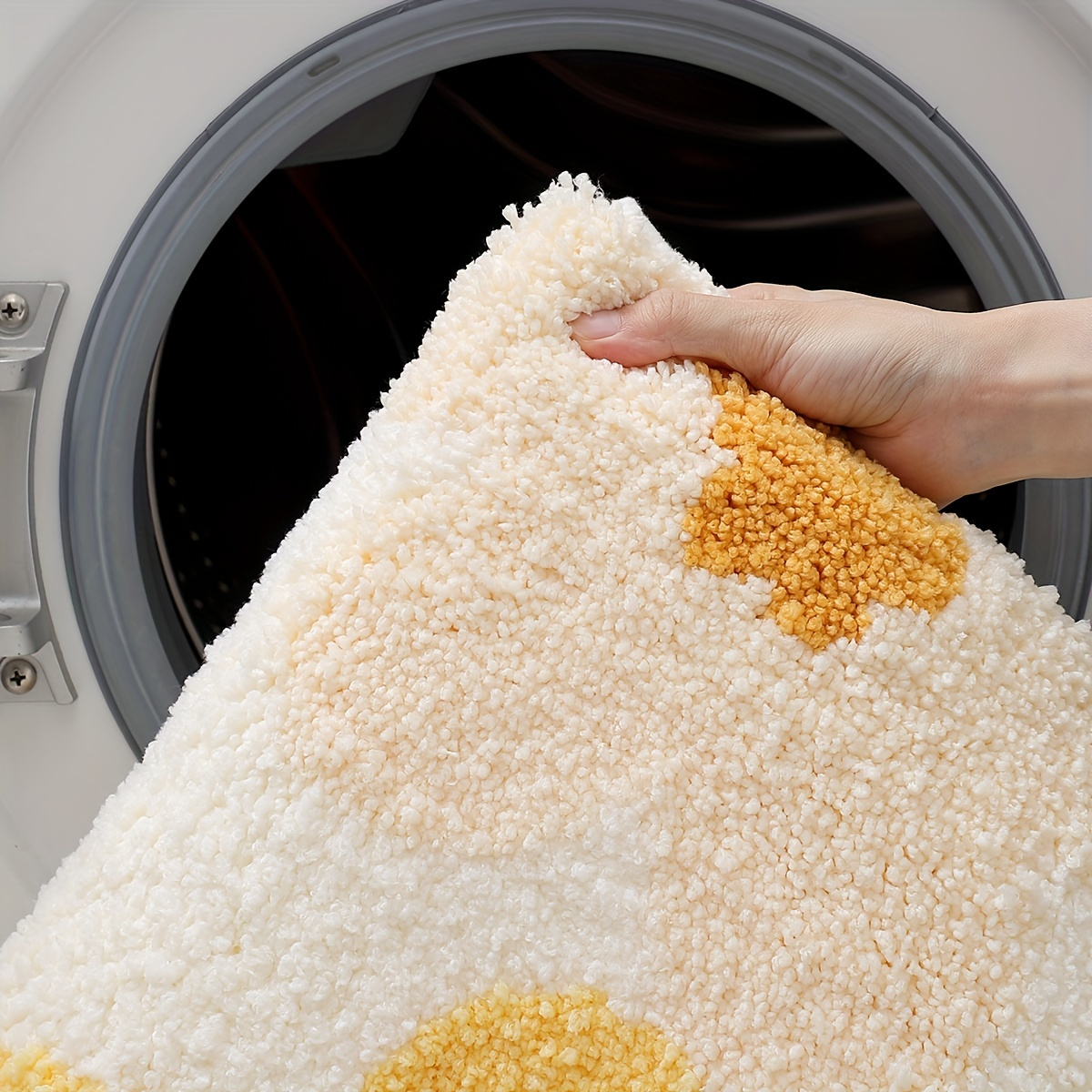 Daisy Blooms Flocked Rug