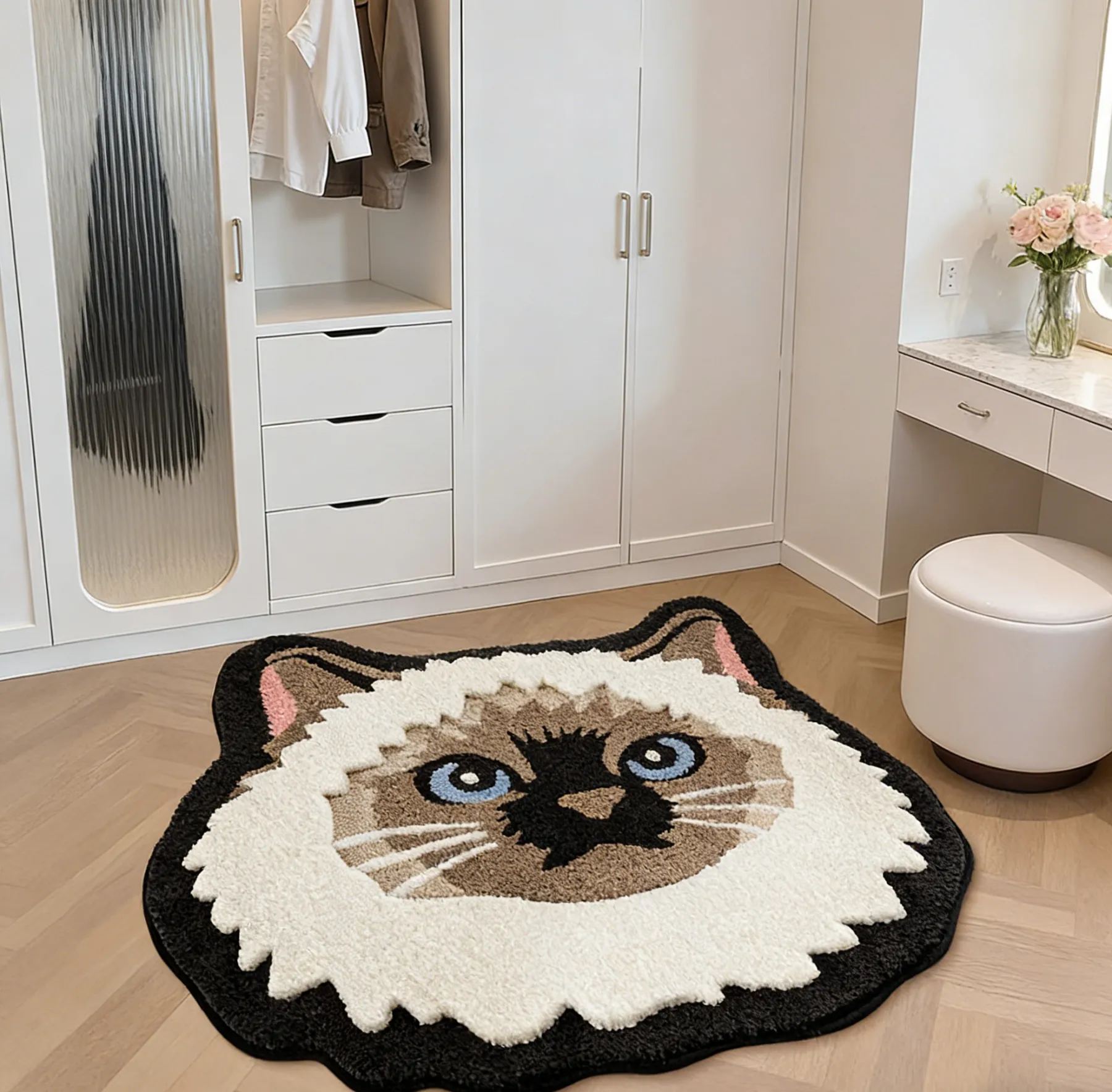Fluffy Ragdoll Cat Face Tufted Rug