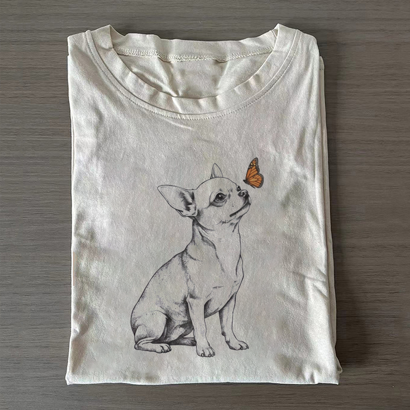 Chihuahua with Butterfly T-shirt T-shirt