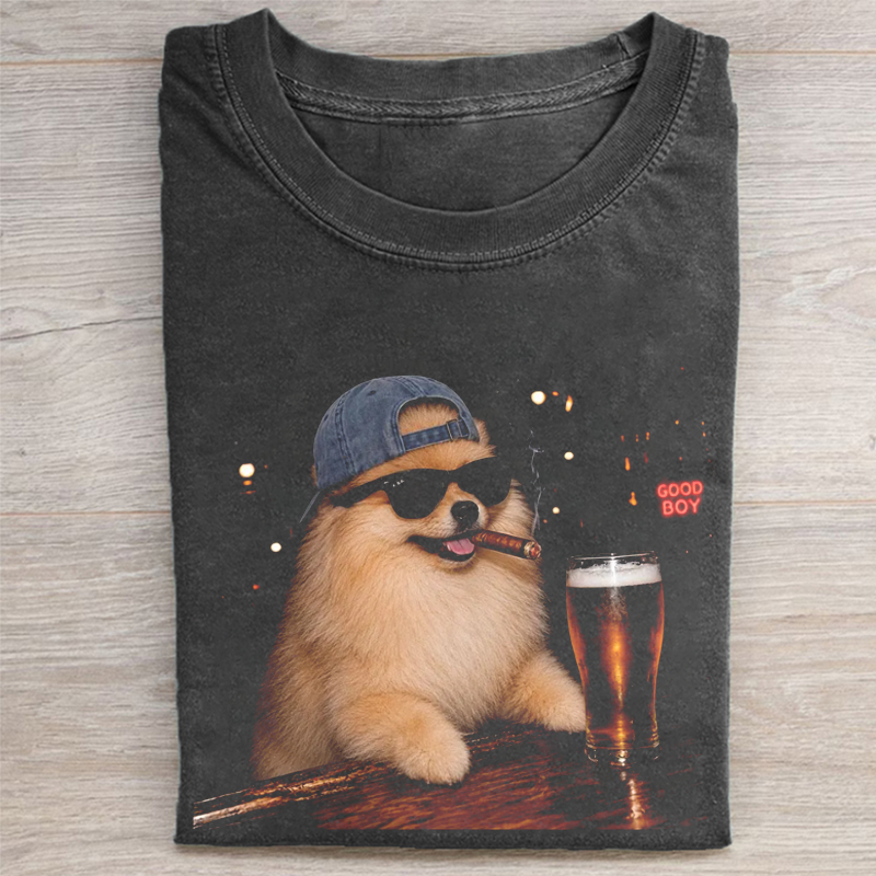 Silly Pomeranian Drinking Beer Graphic T-shirt