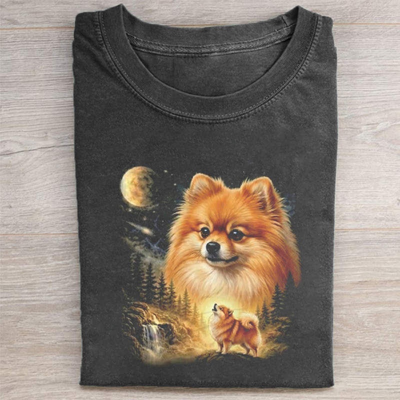 Pomeranian Howling to The Moon Vintage T-shirt