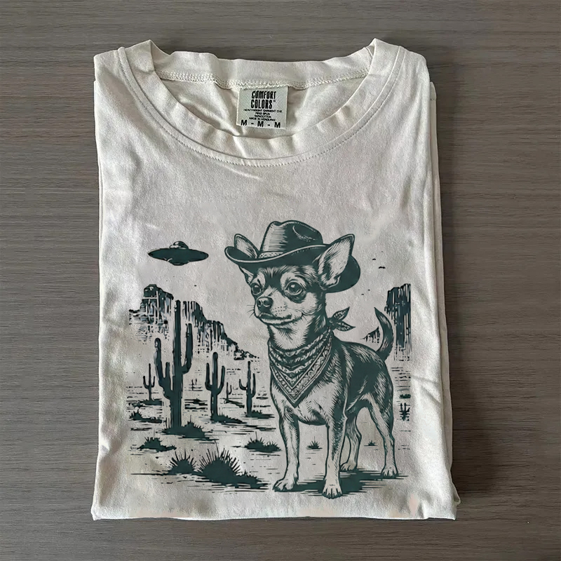 Vintage Chihuahua UFO T-shirt