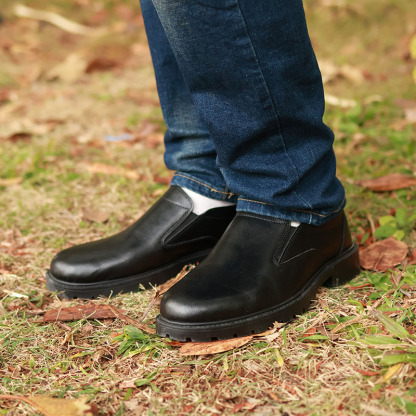 🔥On This Week Sale OFF 70%🔥Men's Classic 100% Genuine Leather Handcrafted Slip-On Shoes – Waterproof, Lightweight, Anti-Slip Sole