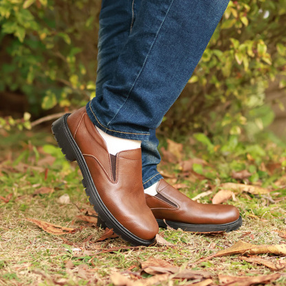 🔥On This Week Sale OFF 70%🔥Men's Classic 100% Genuine Leather Handcrafted Slip-On Shoes – Waterproof, Lightweight, Anti-Slip Sole