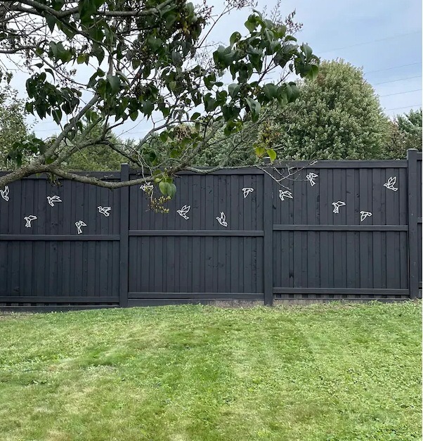 Metal art wall decoration available both indoors and outdoors