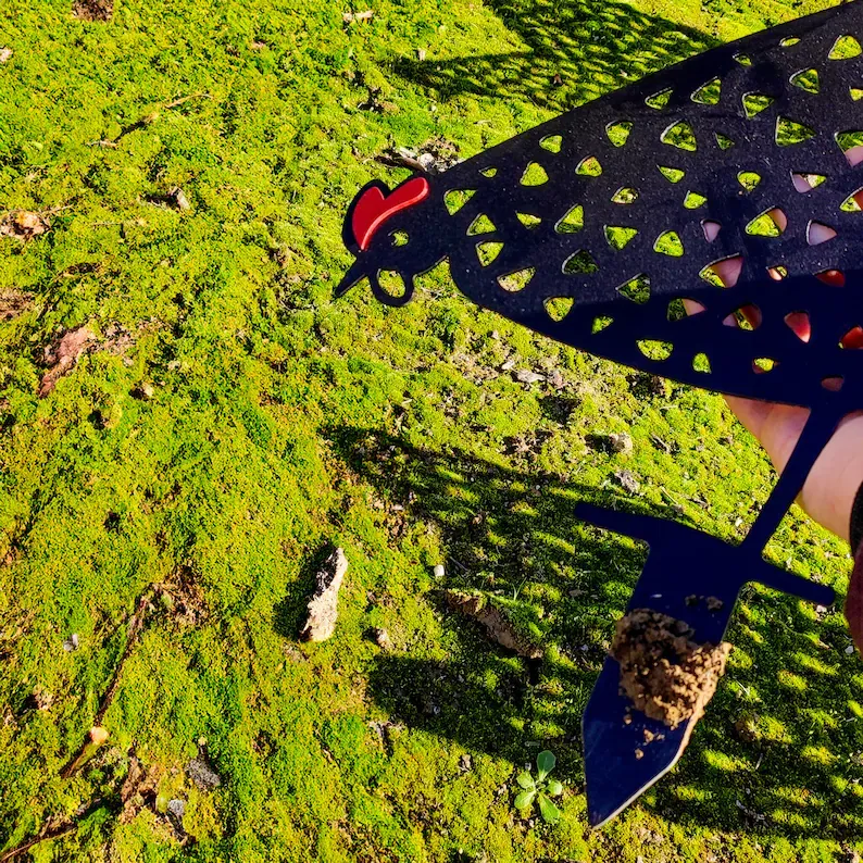 Chicken Yard Metal Art Decoration