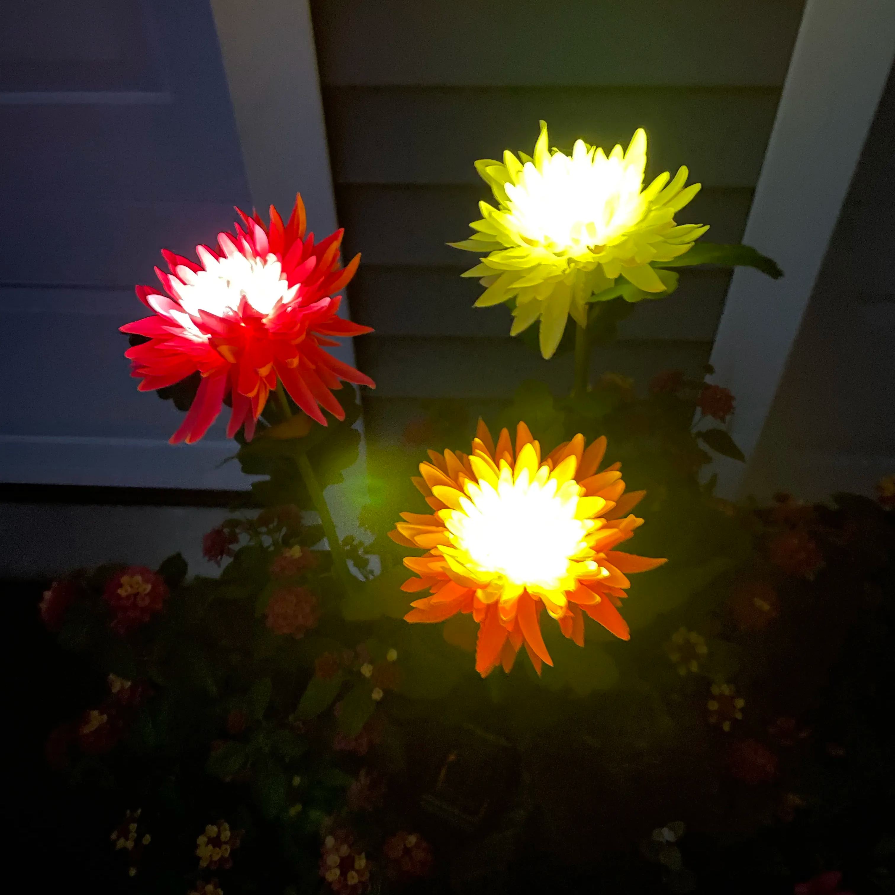 31.5" Chrysanthemum Solar Garden Stake LED