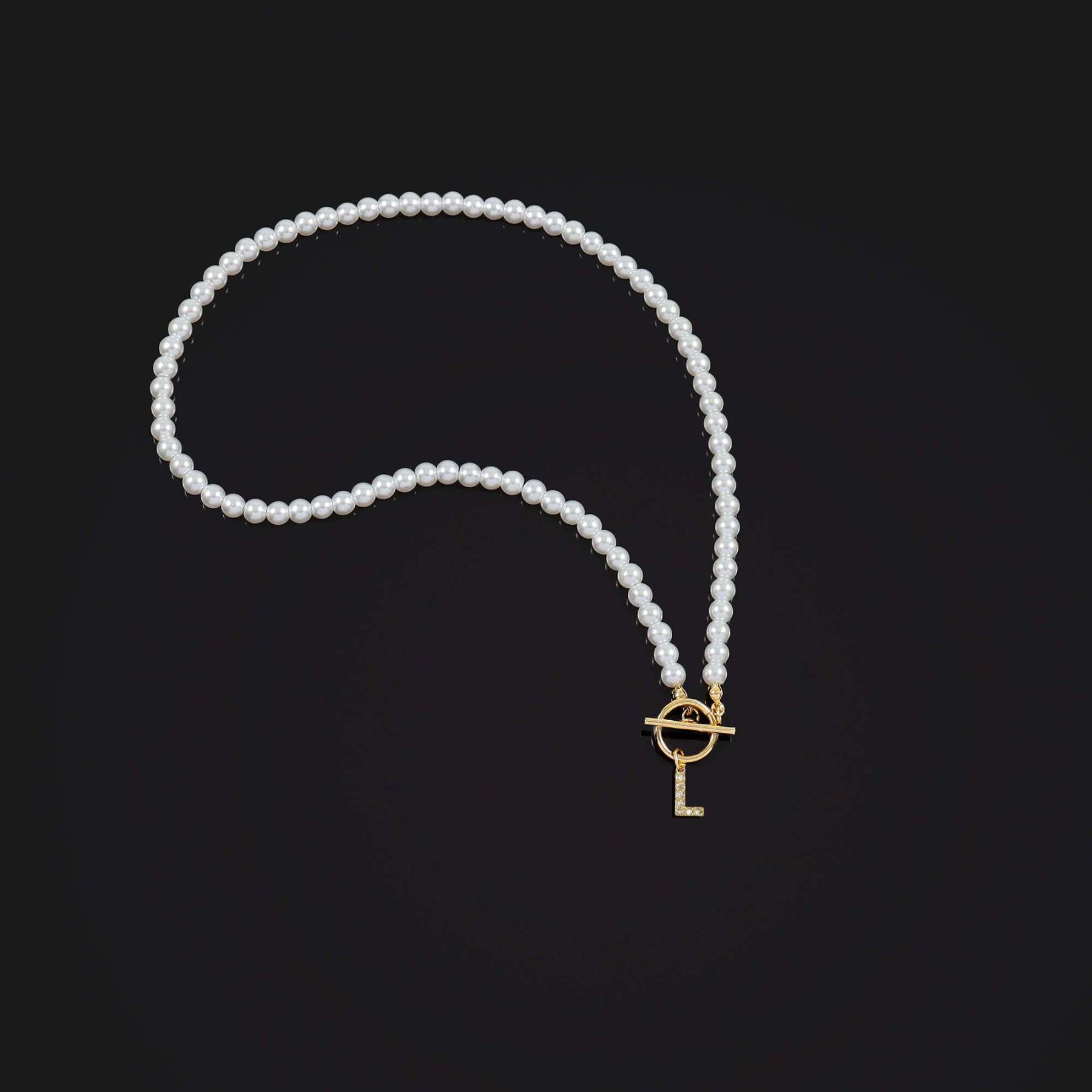 🎁 50% reducere la toate produsele!🌟Colier cu pandantiv cu literă engleză inițială cu zircon colier cu cataramă clasică de perle placat cu aur de 18k💫