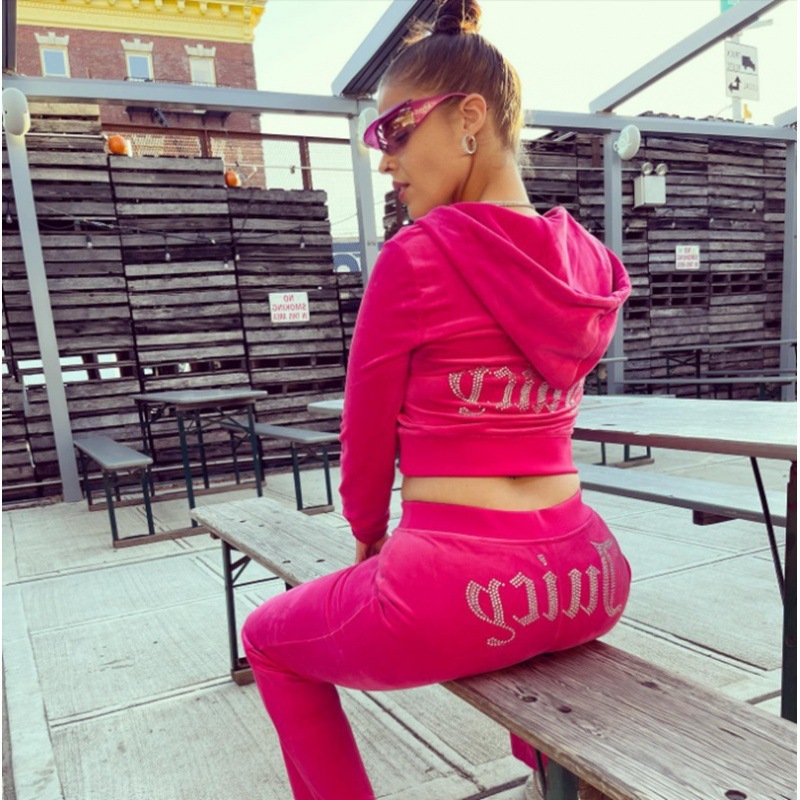 Design unic, diamante fierbinți superbe! 💎🌈Costumul sport de pluș: la modă și sportiv, emanând personalitate!
