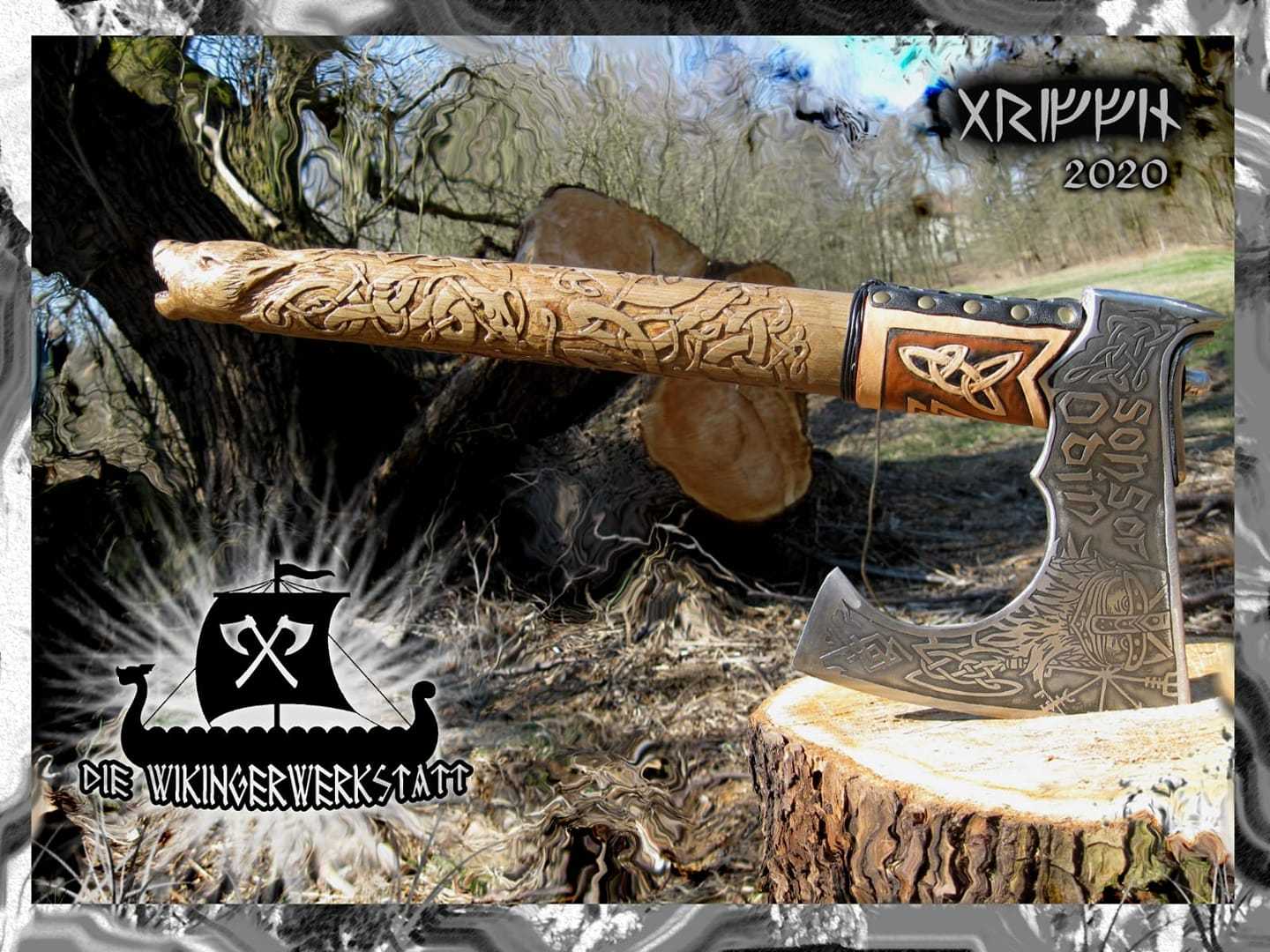 Topor viking forjat manual cu mâner sculptat