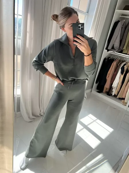 Costum de moda sport de toamna