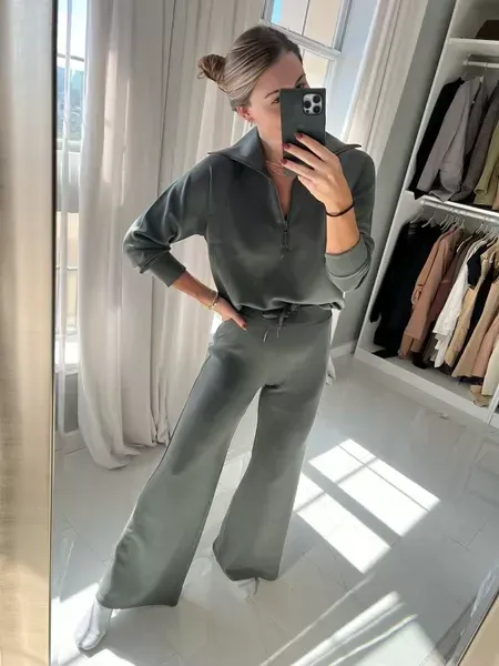 Costum de moda sport de toamna