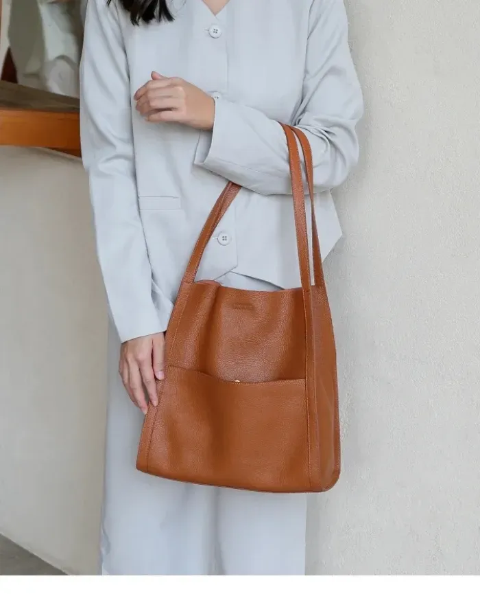 GEANTĂ DE UMĂR MONOCROMĂ SIMPLĂ DIN PIELE NATURALĂ