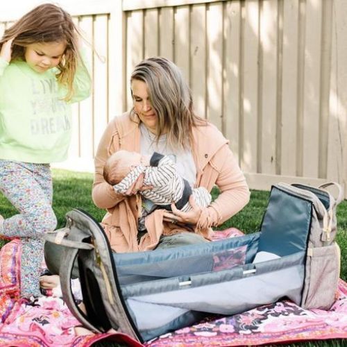 Primul rucsac extensibil pentru scutece pentru copii din lume