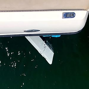 Wakesurf Edge Mega wake shaper on boat