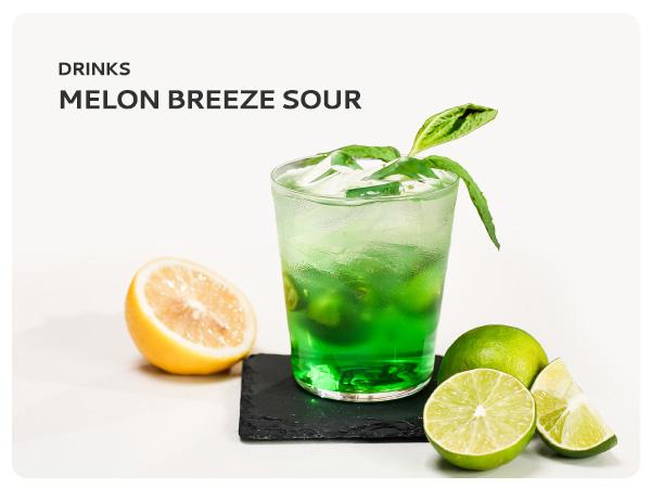 Product Introduction of Euhomy Clear Crescent Ice Maker with handle 16pcs in 12min,sufficient daily production 28lbs,self-cleaning 20min per cycle.Perfect for home,kitchen,camping and parties. 8