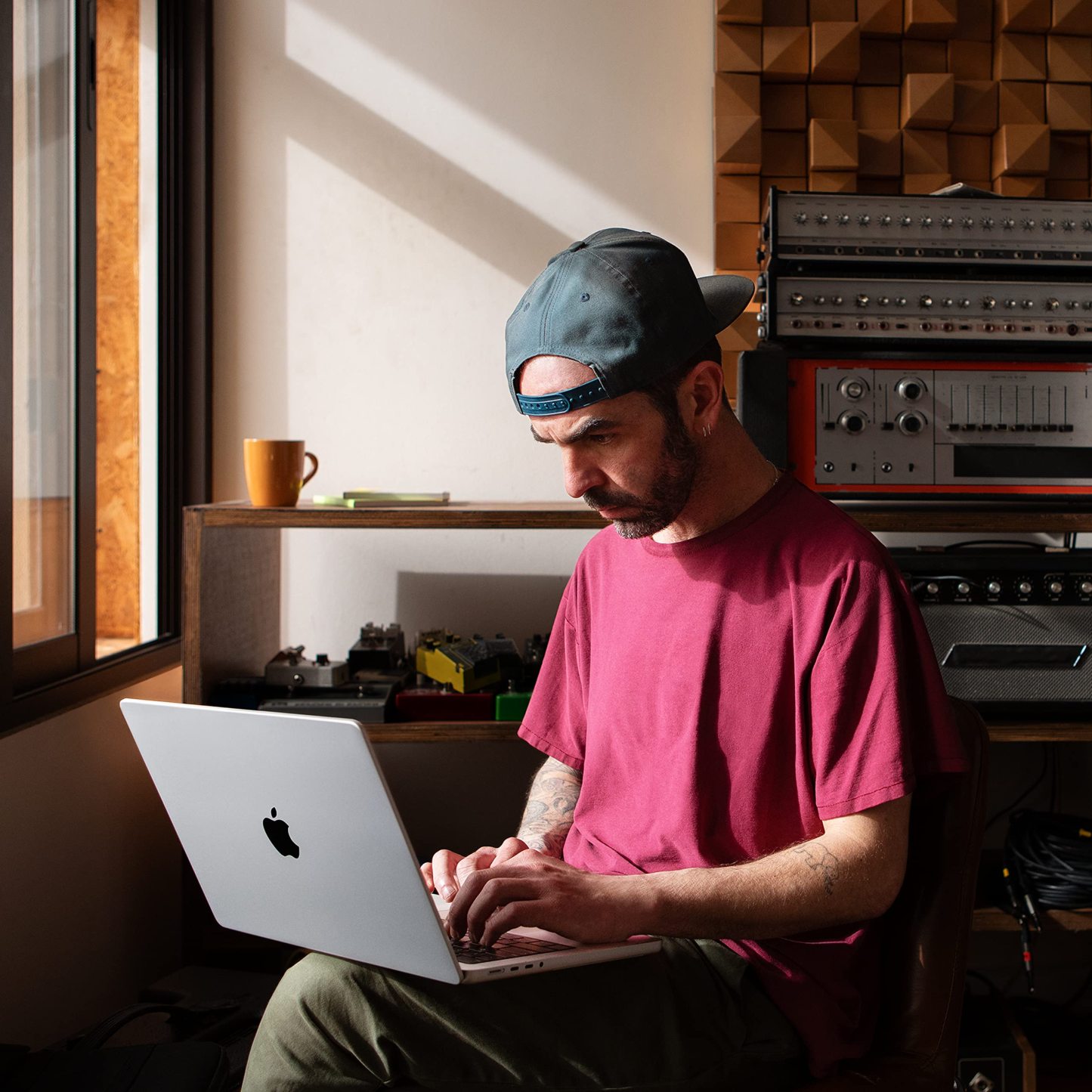 2023 Pro Laptop M2 Pro chip with 12core CPU and 19core GPU