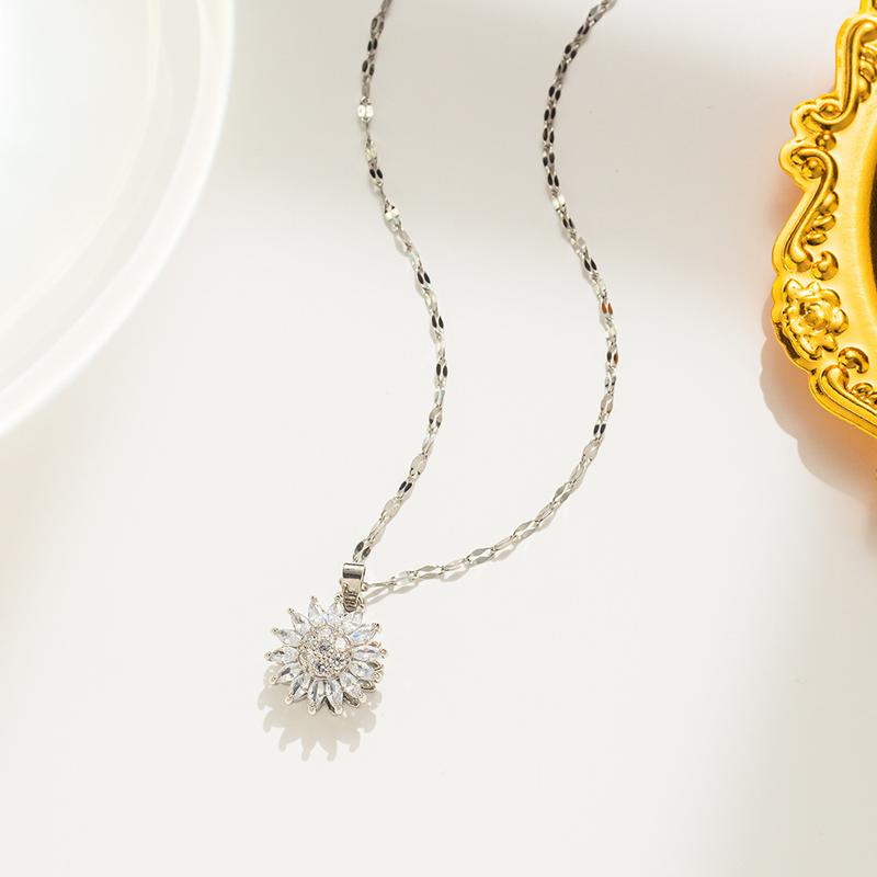 Rotatable Sunflower Necklaces For Women 2025 Fashion Jewelry Accessories Chain Choker