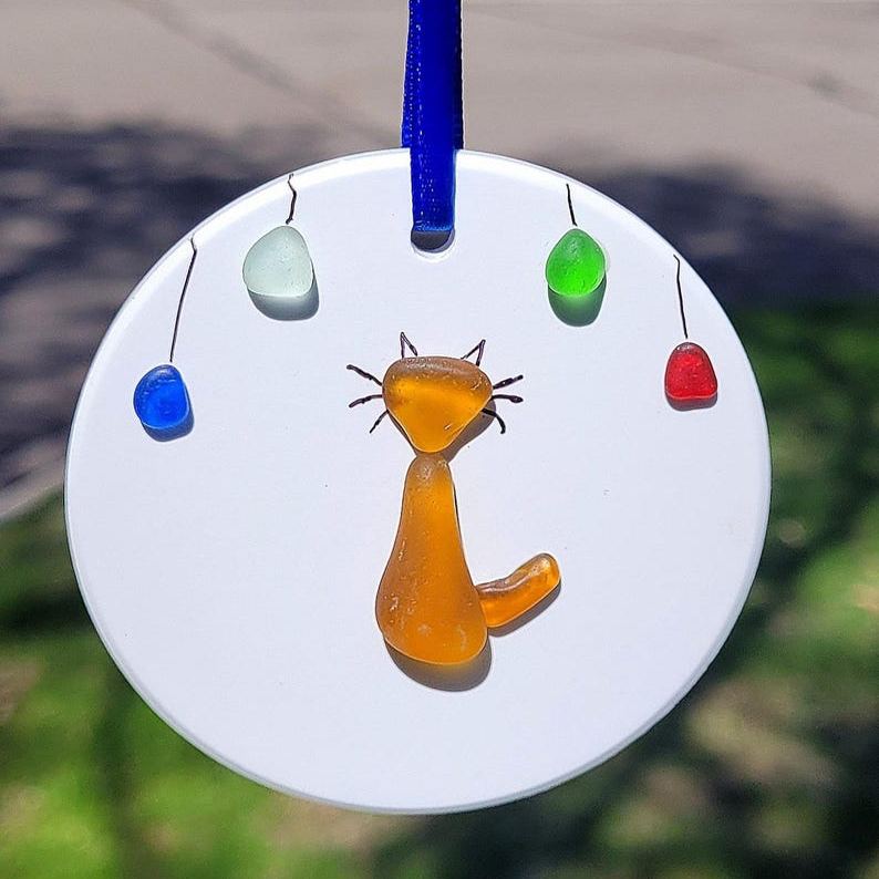Genuine Amber Orange Seaglass Cat & Seaglass Holiday Lights Ornament/Seaglass Ornament/Seaglass Cat Ornament/Cat Pebble Art/Seaglass Cat Art