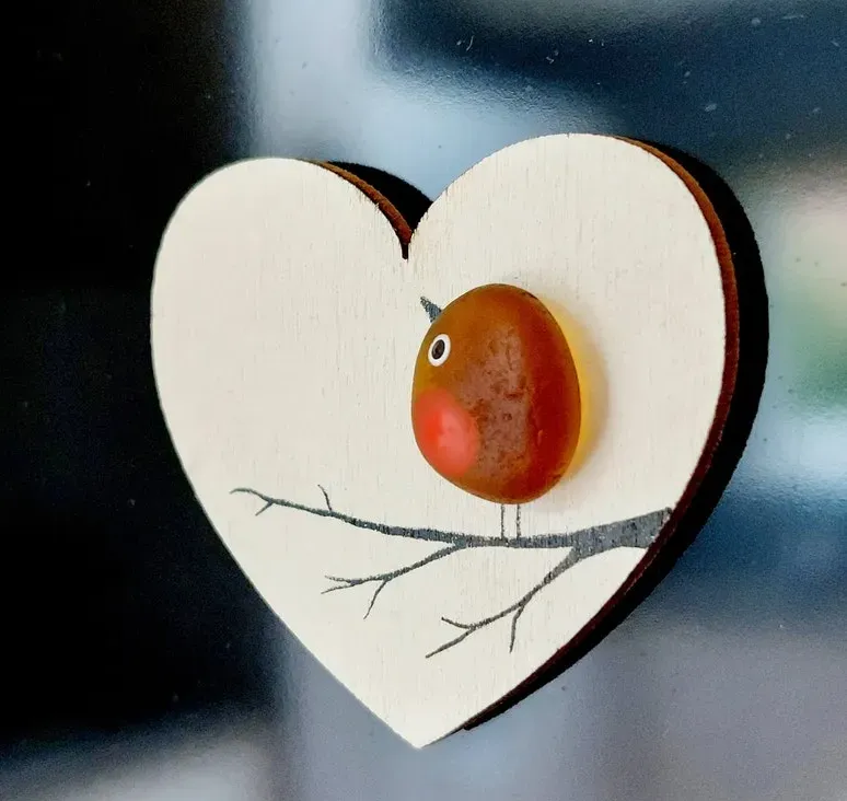 海玻璃知更鸟心形装饰 - 迷你木心上的海滩玻璃装饰，礼品标签创意，情感礼物，丧亲礼物