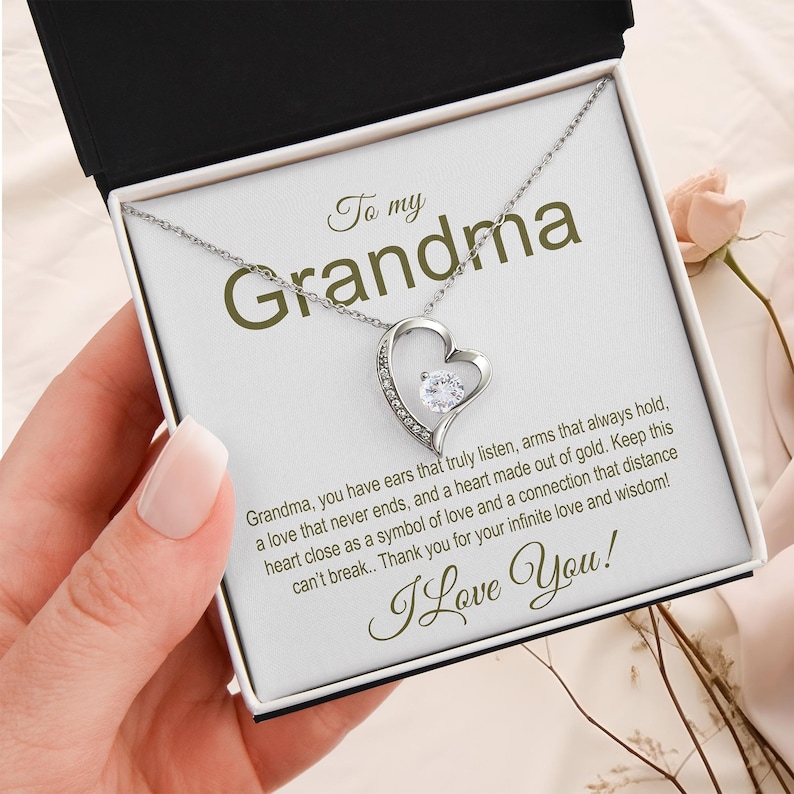 To My Grandma - Love Never Fades Necklace