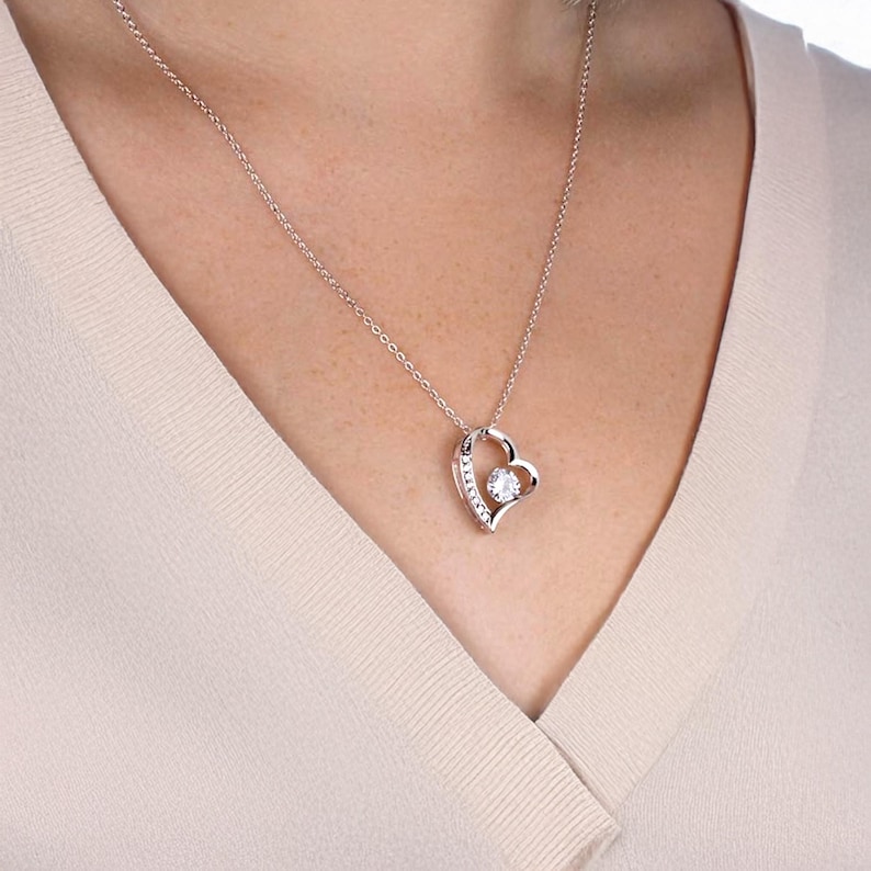 To My Grandma - Love Never Fades Necklace