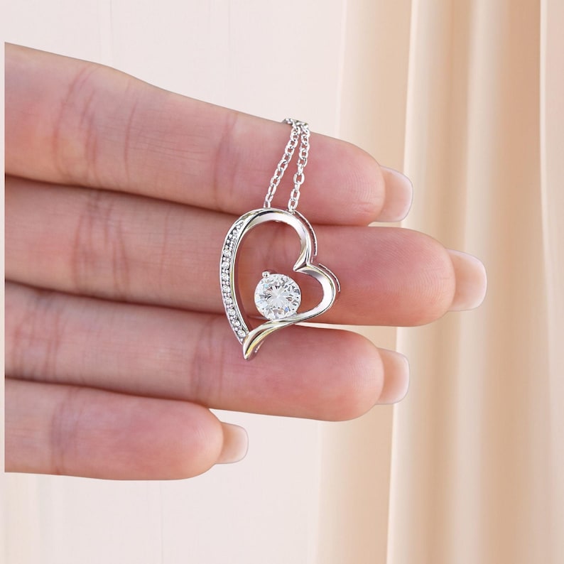 To My Grandma - Love Never Fades Necklace