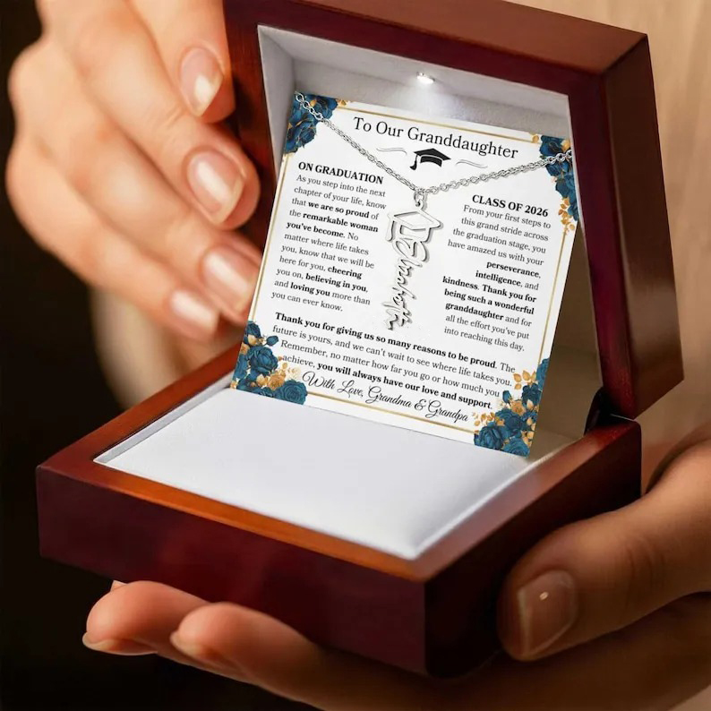 🎓Granddaughter Graduation Necklace - Personalized Name