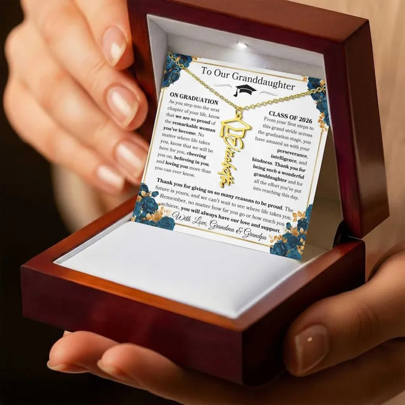 🎓Granddaughter Graduation Necklace - Personalized Name