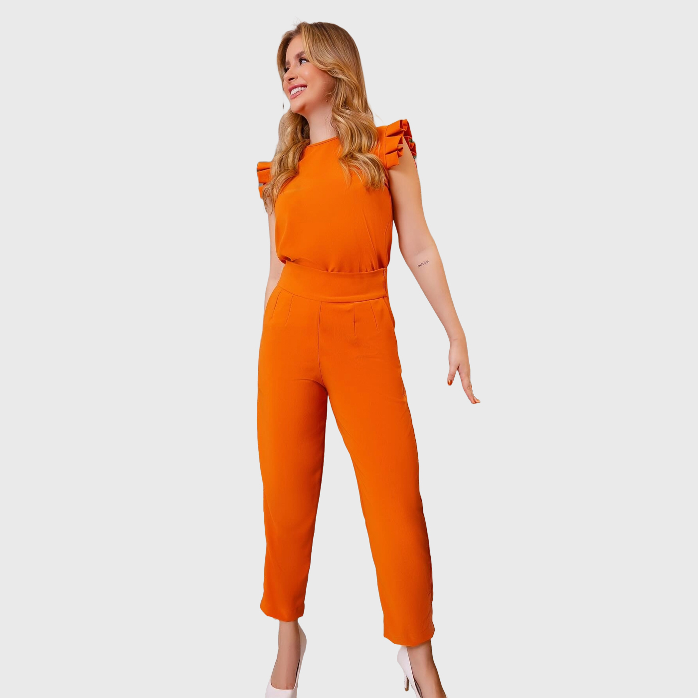 Women's Round Neck Ruffle Sleeve Tuckable Scrub Top