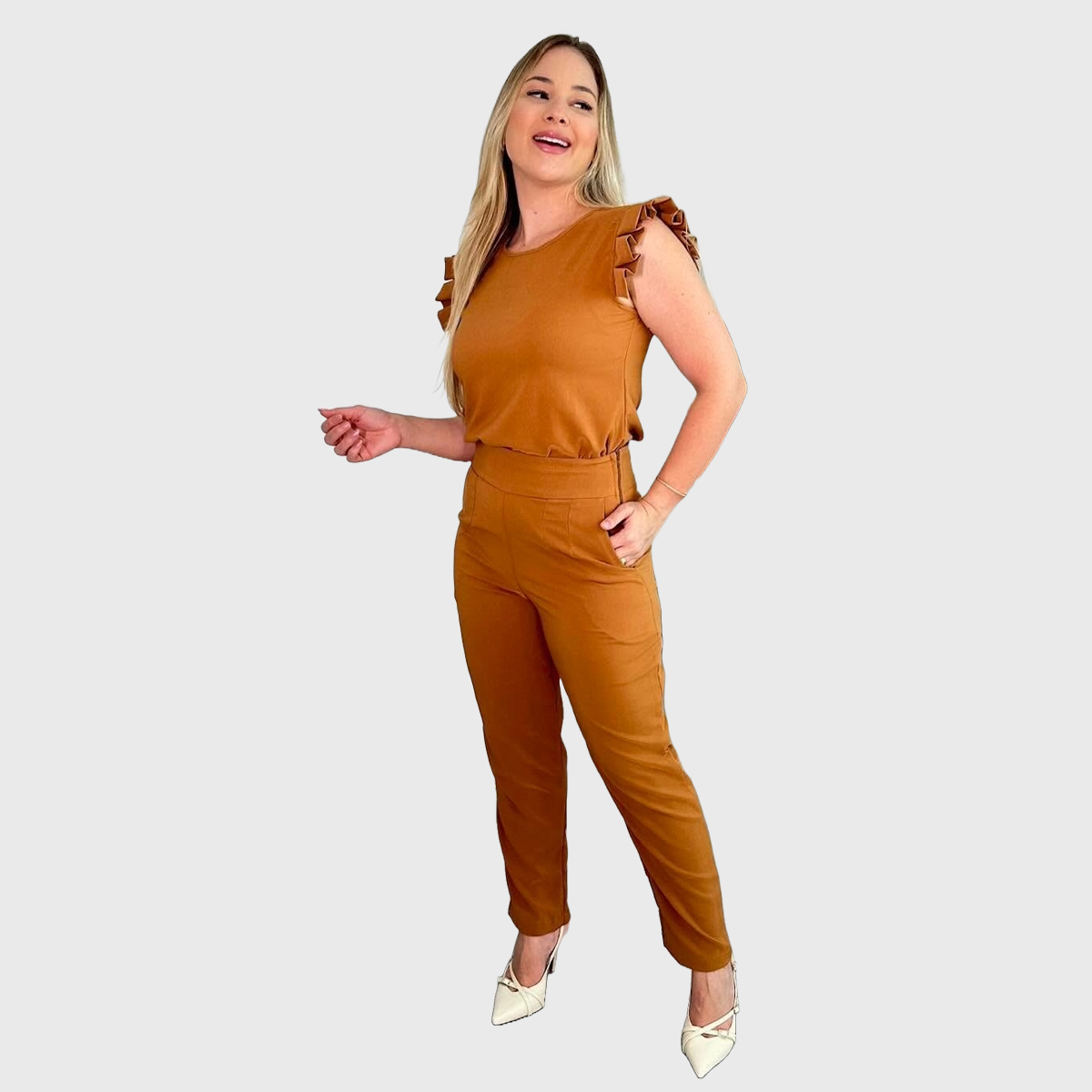 Women's Round Neck Ruffle Sleeve Tuckable Scrub Top